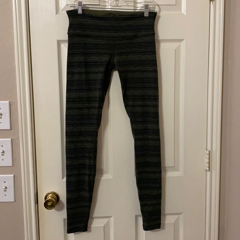 Lululemon Wunder Under cyber stripe leggings sz.8 gator green